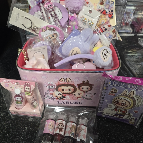 Large Labubu Bundle - Picture 4 of 6